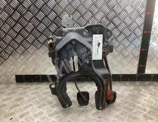 Узел педальный (блок педалей) Volkswagen Passat B3 1988-1993  Volkswagen Passat Passat B3 1988-1993