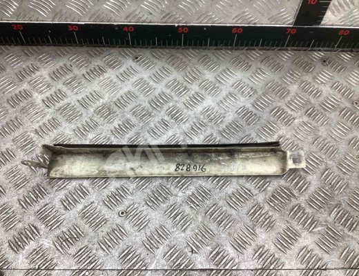 Ус под фару правый Mercedes E (W124) 1985-1996  Mercedes E E (W124) 1985-1996