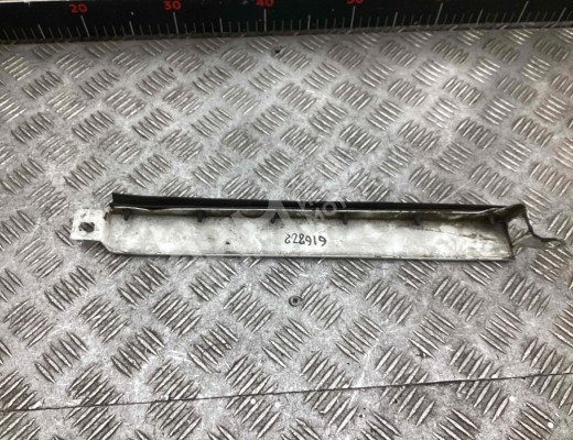 Ус под фару правый Mercedes E (W124) 1985-1996  Mercedes E E (W124) 1985-1996
