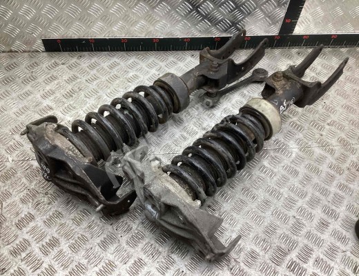 Стойка передняя правая  Volkswagen Touareg I (7L) 2002-2006