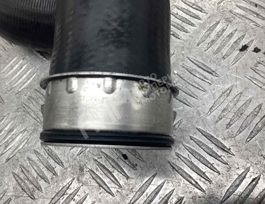 Патрубок интеркулера Volkswagen Passat B5+ (3B) 2000-2005 рестайлинг  Volkswagen Passat Passat B5+ (3B) 2000-2005 рестайлинг