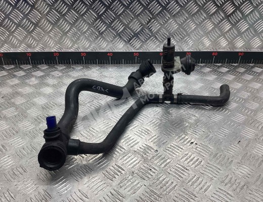 Патрубок радиатора Volkswagen Passat B5+ (3B) 2000-2005 рестайлинг  Volkswagen Passat Passat B5+ (3B) 2000-2005 рестайлинг