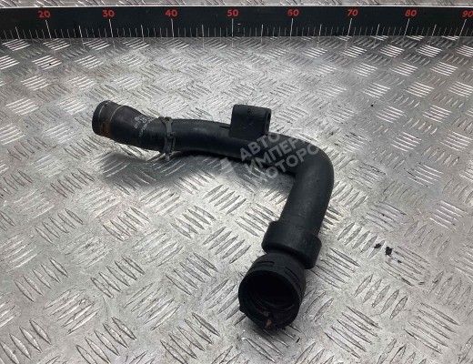 Патрубок радиатора Volkswagen Passat B5+ (3B) 2000-2005 рестайлинг  Volkswagen Passat Passat B5+ (3B) 2000-2005 рестайлинг