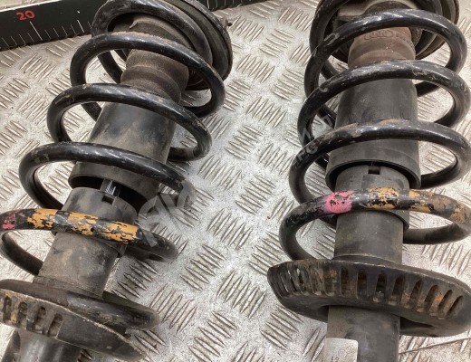 Стойка передняя правая Volkswagen Passat B5 (3B) 1996-2000  Volkswagen Passat Passat B5 (3B) 1996-2000