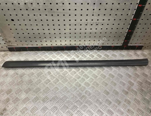 Молдинг двери передней правой Audi A6 C5 (4B) 1997-2001  Audi A6 A6 C5 (4B) 1997-2001