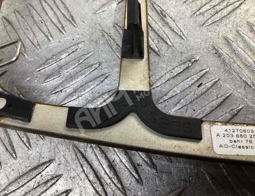 Накладка декоративная центральной консоли Mercedes C (W203) 2000-2004  Mercedes C C (W203) 2000-2004