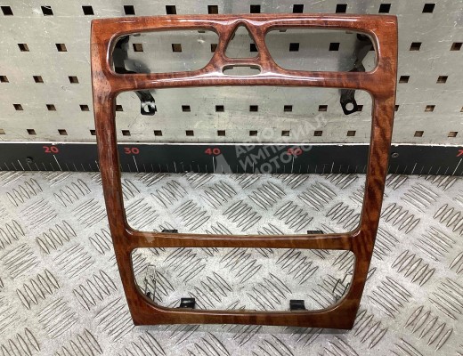 Накладка декоративная центральной консоли Mercedes C (W203) 2000-2004  Mercedes C C (W203) 2000-2004