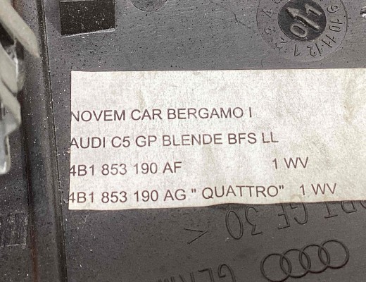 Накладка декоративная на торпедо Audi A6 C5 (4B) 2001-2004 рестайлинг  Audi A6 A6 C5 (4B) 2001-2004 рестайлинг