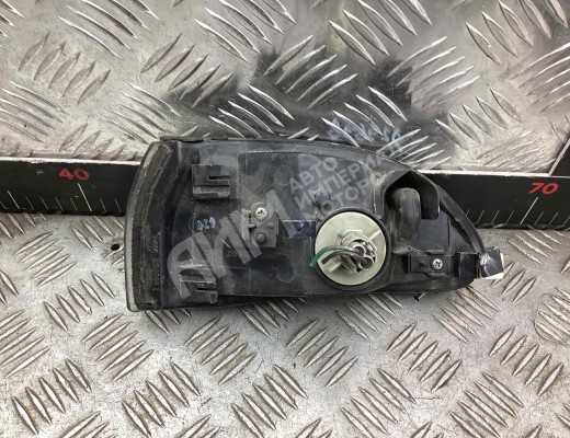 Поворотник правый Mitsubishi Galant VII 1992-1996  Mitsubishi Galant Galant VII 1992-1996
