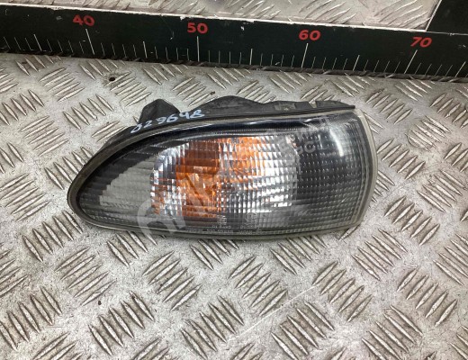 Поворотник правый  Mitsubishi Galant VII 1992-1996