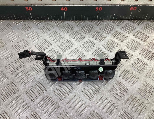 Стоп-сигнал Kia Sorento I (JC/BL) 2002-2006  Kia Sorento Sorento I (JC/BL) 2002-2006