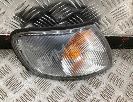 Поворотник правый  Nissan Almera I (N15) 1995-2000