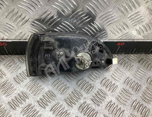 Поворотник правый Mitsubishi Galant VII 1992-1996  Mitsubishi Galant Galant VII 1992-1996
