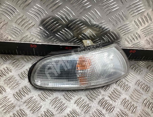 Поворотник правый  Mazda 626 626 IV (GE/GV) 1992-1997
