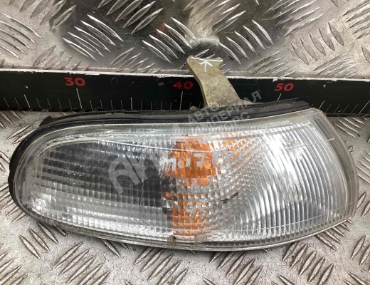 Поворотник правый  Mazda 626 IV (GE, GV) 1992-1997