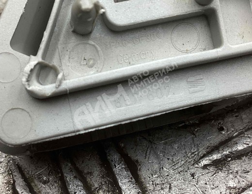 Ручка внутренняя потолочная Seat Ibiza III (6L) 2002-2008  Seat Ibiza Ibiza III (6L) 2002-2008
