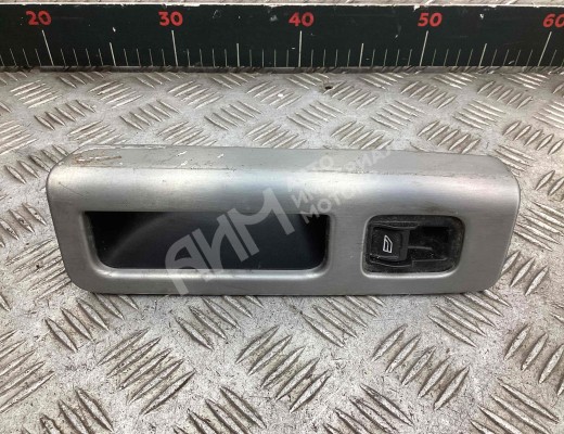 Кнопка стеклоподъемника заднего правого  Volvo V50 (MW) 2003-2007
