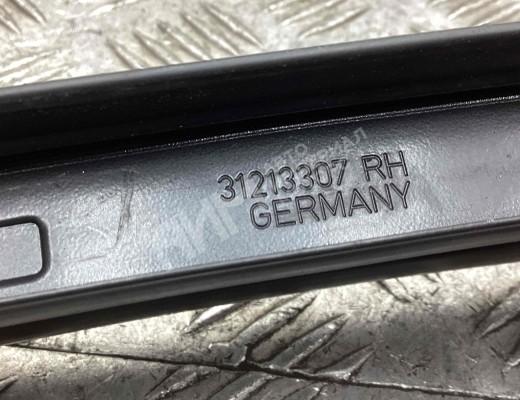 Накладка двери задней правой Volvo V50 (MW) 2003-2007  Volvo V50 V50 (MW) 2003-2007