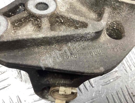 Подушка крепления КПП Chrysler Voyager IV (RG) 2001-2008  Chrysler Voyager Voyager IV (RG) 2001-2008