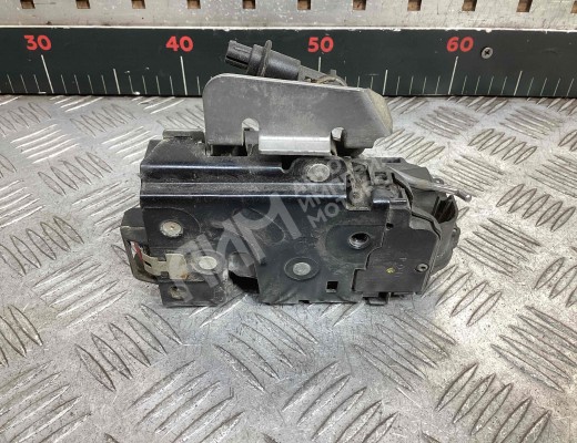 Замок двери передней левой Audi A4 B6 (8EC, 8E5) 2000-2004  Audi A4 A4 B6 (8EC, 8E5) 2000-2004
