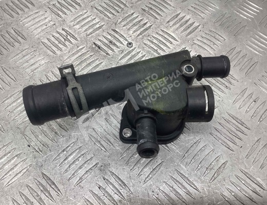 Фланец (тройник) системы охлаждения Volkswagen Polo IV (9N) 2005-2009 рестайлинг  Volkswagen Polo Polo IV (9N) 2005-2009 рестайлинг