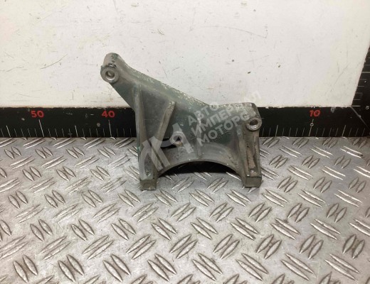 Кронштейн компрессора кондиционера Volvo FL II 2006-н.в.  Volvo FL FL II 2006-н.в.