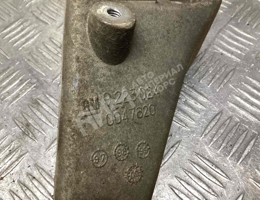 Кронштейн генератора Opel Vectra B 1999-2002 рестайлинг  Opel Vectra Vectra B 1999-2002 рестайлинг
