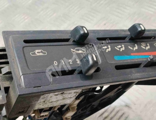 Блок управления печки/климат-контроля Nissan Serena (C23) 1991-2001  Nissan Serena Serena (C23) 1991-2001
