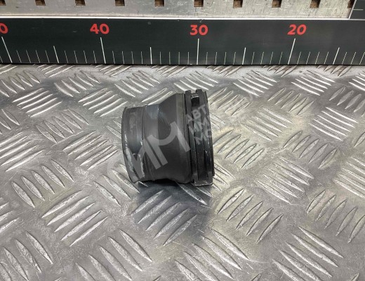 Патрубок турбины Volkswagen Golf V (1K) 2004-2009  Volkswagen Golf Golf V (1K) 2004-2009