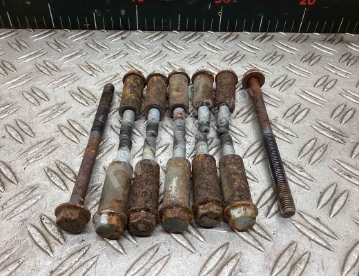 Болт двигателя Renault Midlum I 2000-2006  Renault Midlum Midlum I 2000-2006