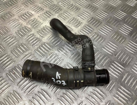 Фланец (тройник) системы охлаждения Audi A3 II (8P) 2003-2005  Audi A3 A3 II (8P) 2003-2005