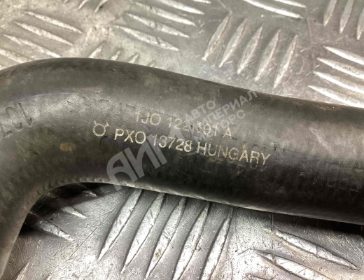 Патрубок радиатора Volkswagen Golf IV (1J) 1997-2004  Volkswagen Golf Golf IV (1J) 1997-2004