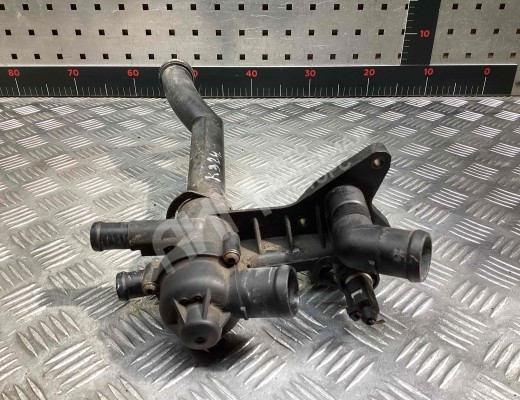 Корпус термостата Volkswagen Polo IV (9N) 2001-2005  Volkswagen Polo Polo IV (9N) 2001-2005