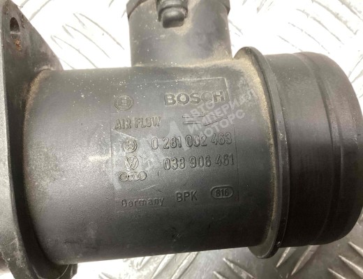 Расходомер воздуха Volkswagen Passat B5+ (3B) 2000-2005 рестайлинг  Volkswagen Passat Passat B5+ (3B) 2000-2005 рестайлинг