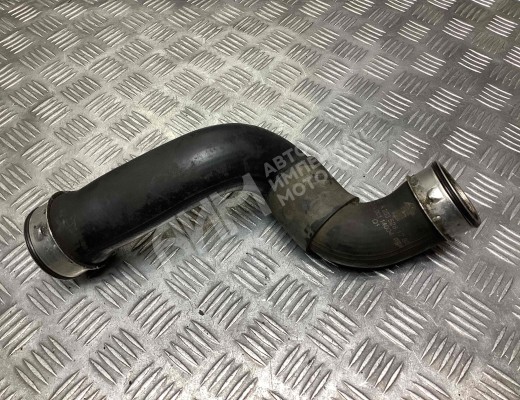 Патрубок интеркулера Mercedes C (W203) 2000-2004  Mercedes C C (W203) 2000-2004