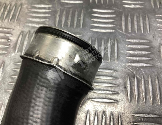 Патрубок интеркулера Mercedes C (W203) 2000-2004  Mercedes C C (W203) 2000-2004