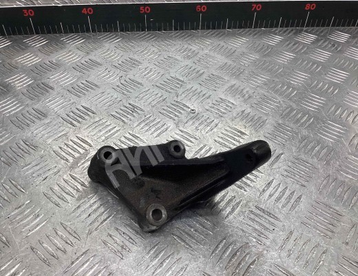 Кронштейн полуоси Seat Alhambra I (7M) 2000-2010 рестайлинг  Seat Alhambra Alhambra I (7M) 2000-2010 рестайлинг