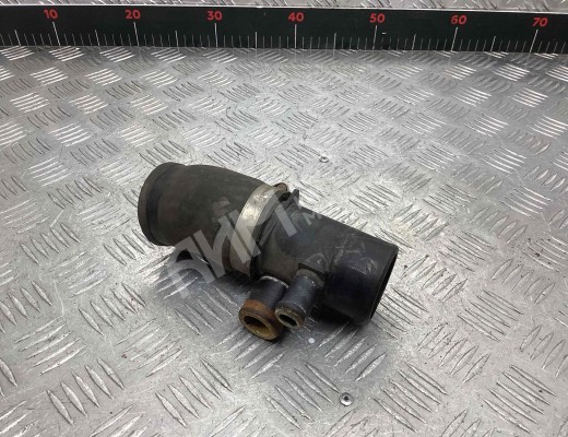 Фланец (тройник) системы охлаждения Mercedes Vario (W670) 1996-2013  Mercedes Vario Vario (W670) 1996-2013