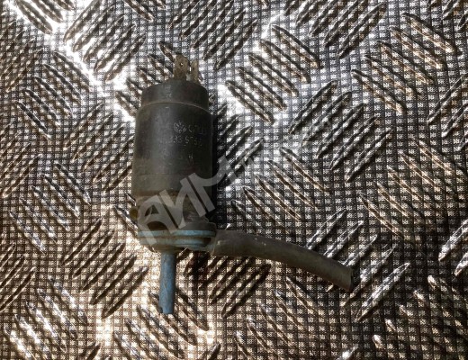 Насос (моторчик) омывателя стекла Volkswagen Passat B3 1988-1993  Volkswagen Passat Passat B3 1988-1993