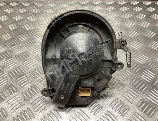 Моторчик печки Audi A4 B5 (8D) 1994-1999  Audi A4 A4 B5 (8D) 1994-1999