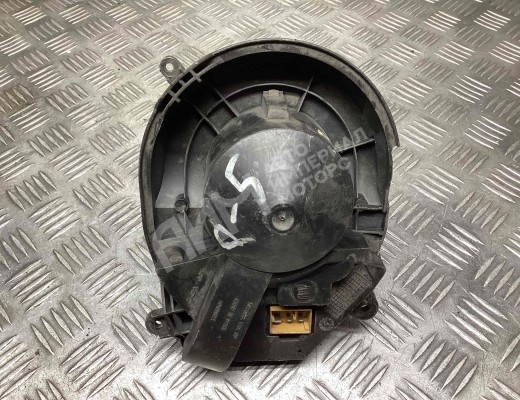 Моторчик печки Audi A4 B5 (8D) 1994-1999  Audi A4 A4 B5 (8D) 1994-1999