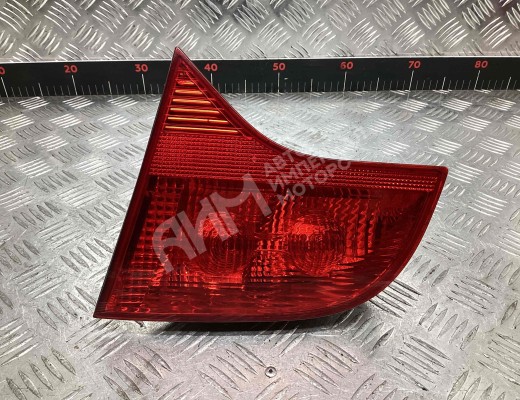 Фонарь крышки багажника правый Audi A4 B7 (8EC, 8ED) 2004-2008  Audi A4 A4 B7 (8EC, 8ED) 2004-2008