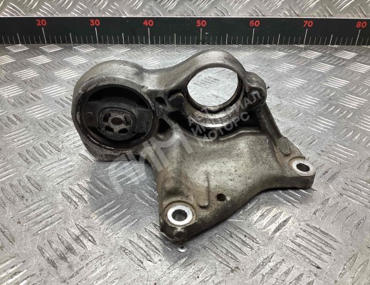 Кронштейн полуоси Peugeot 307 (3A/3H) 2001-2005  Peugeot 307 307 (3A/3H) 2001-2005