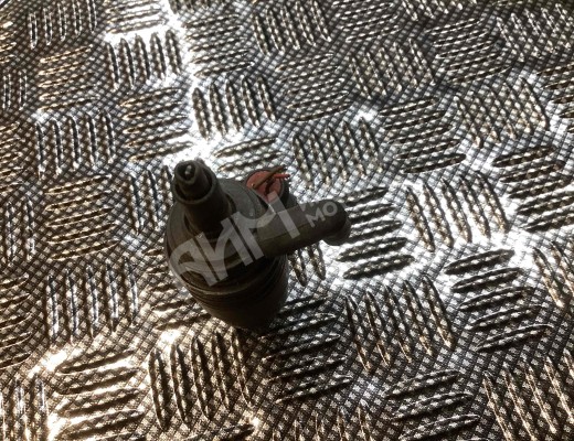 Насос (моторчик) омывателя стекла Audi A4 B5 (8D) 1994-1999  Audi A4 A4 B5 (8D) 1994-1999