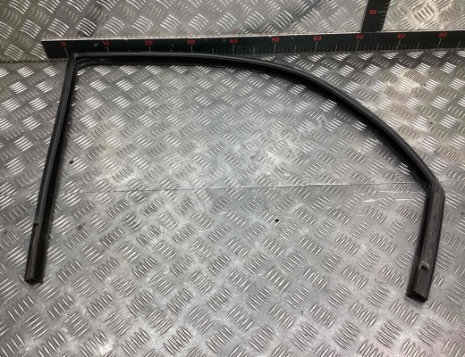 Уплотнитель стекла двери (бархотка) Volkswagen Golf IV (1J) 1997-2004  Volkswagen Golf Golf IV (1J) 1997-2004