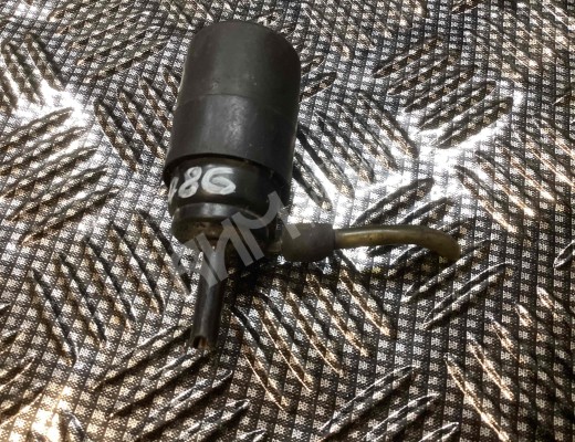 Насос (моторчик) омывателя стекла Audi 100 C3 1982-1991  Audi 100 100 C3 1982-1991