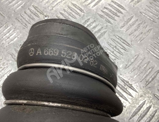 Патрубок интеркулера Mercedes Vario (W670) 1996-2013  Mercedes Vario Vario (W670) 1996-2013