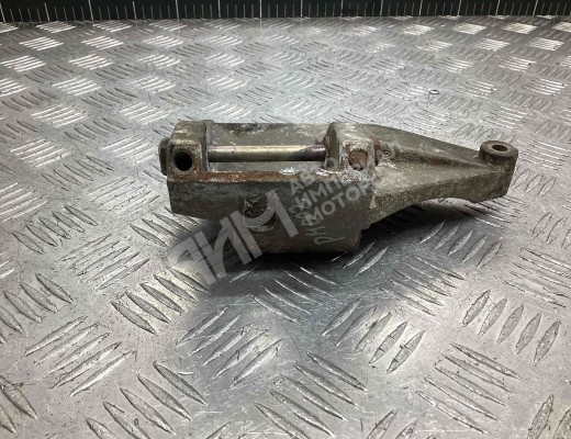 Кронштейн генератора Volkswagen LT I 1975-1996  Volkswagen LT LT I 1975-1996