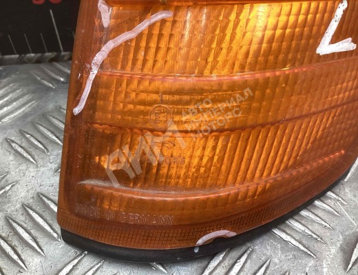 Поворотник левый Mercedes E (W124) 1985-1996  Mercedes E E (W124) 1985-1996