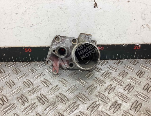 Фланец (тройник) системы охлаждения Scania G-Series I 2005-2017  Scania G-series G-Series I 2005-2017